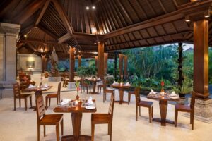 the Loji restaurant with wooden tables and chairs